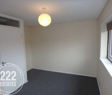 Culbin Close - Warrington - WA3 - Photo 4