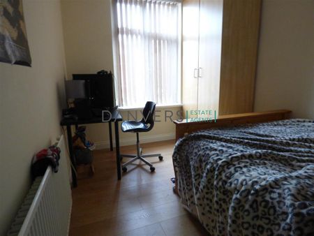 5 bedroom end of terrace house to rent - Photo 5