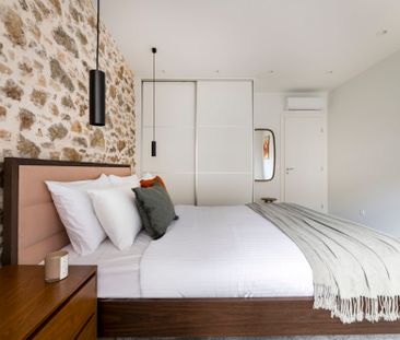 Psyrri Hideout · Chic 2BR Apartment - Photo 5