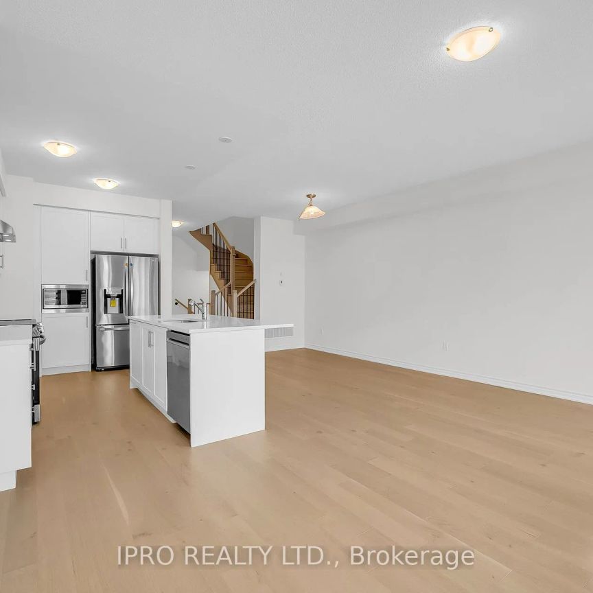 Condo Townhouse For Lease | W9253904 - Photo 1