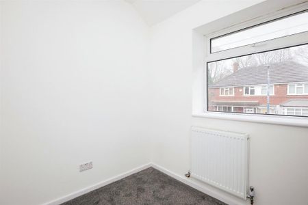 3 bedroom semi-detached house to rent - Photo 4