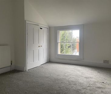 4 bedroom terraced house to rent - Photo 4