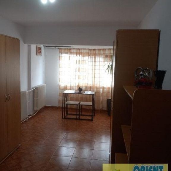 Capitol, garsoniera, 28mp, mobilata, inchirieri Constanta - Fotografie 1