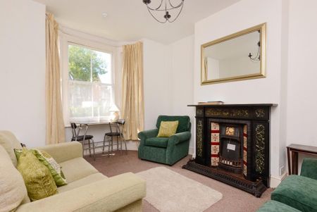 4 bedroom semi-detached house to rent - Photo 4