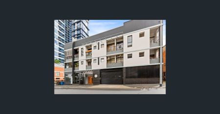 Inner City 1 Bedroom Opportunity In Exclusive Building - Photo 2