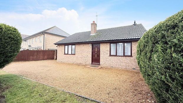 2 bedroom bungalow to rent - Photo 1