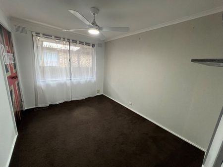 Vintage 3Br Home in Wyndham Vale! - Photo 2
