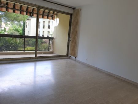 NIMES CIGALE - CONFORTABLE APPARTEMENT T3/4 82M2 AVEC 2 PARKINGS - PISCINE ET TENNIS - Photo 4