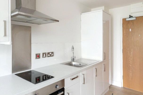 Studio to rent - Photo 1
