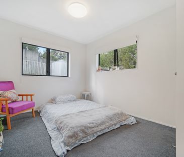 Spacious, Modern Living with Fantastic Outdoor Entertaining - Photo 2