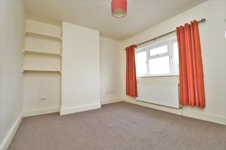 2 bedroom semi-detached house to rent - Photo 3