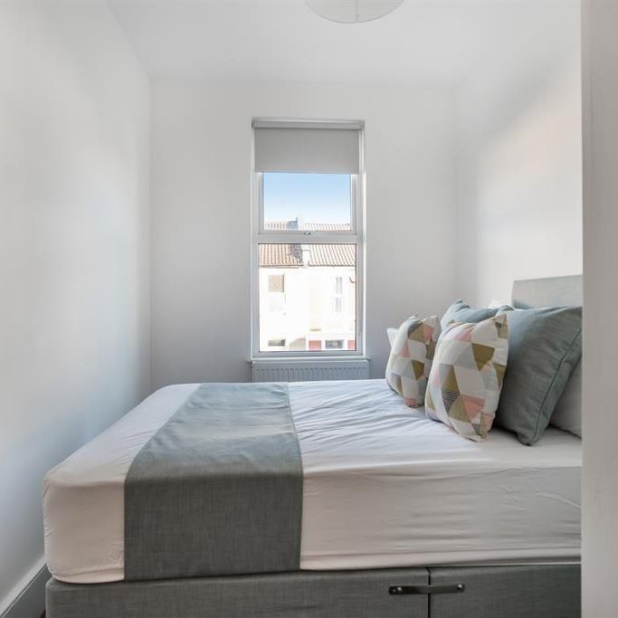 6 bedroom house to rent - Photo 1