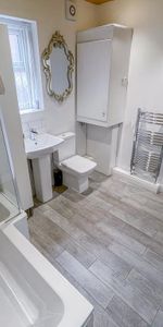 1 bedroom in a house share to rent - Photo 4