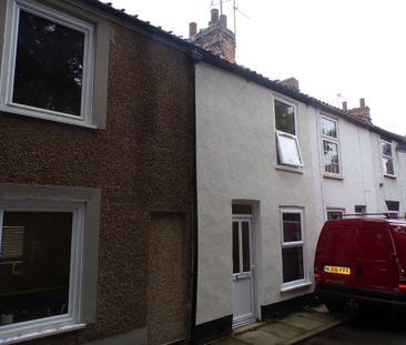 2 bedroom terraced house to rent - Photo 1