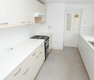 2 bedroom semi-detached house to rent - Photo 5