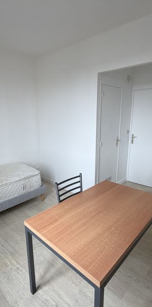 STUDIO MEUBLÉ PROCHE DE LA GARE - Photo 1