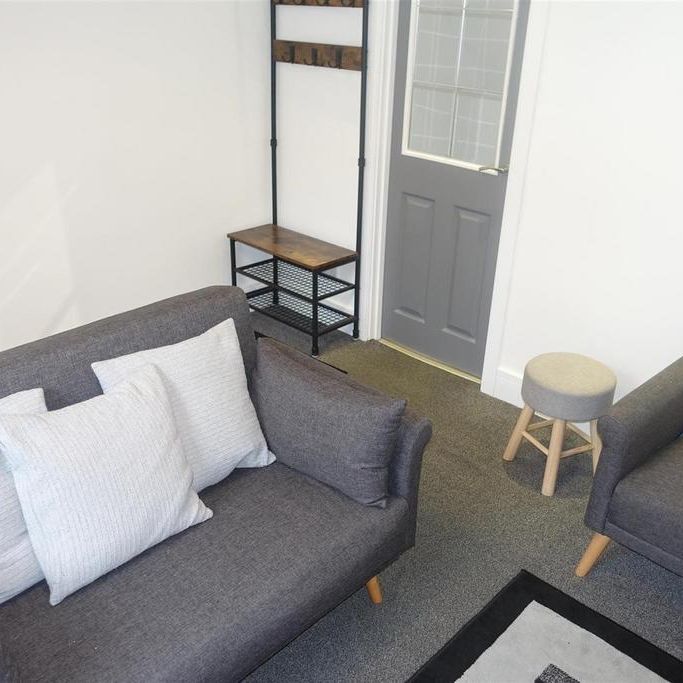 2 bedroom private hall to rent - Photo 1