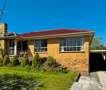 Lovely three bedroom home in Mount Waverley Secondary College schoo... - Photo 2