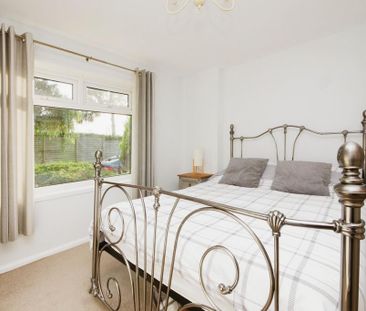 3 bedroom apartment to rent - Photo 4