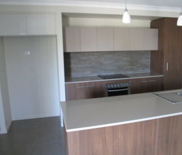 Exquisite family home in the highland reserve estate - Photo 5