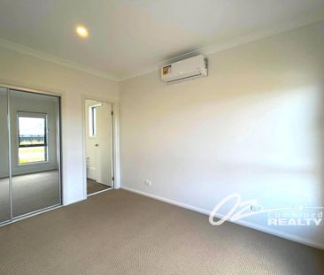 Modern Four Bedroom Home - Photo 4