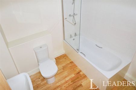 2 bedroom apartment to rent Peartree House, South Road, Harlow, CM20 - Photo 5