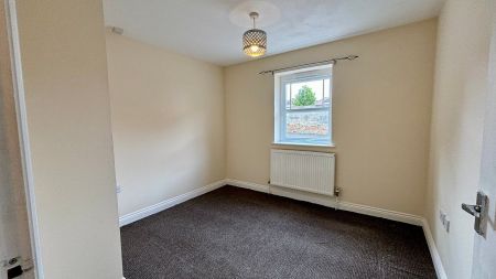 Oxford Street, Burnham-on-Sea, Somerset - Photo 2