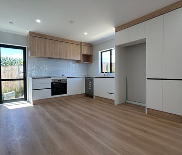 Modern Three Bedrooms Family Home in Fantastic School Zone - Photo 6