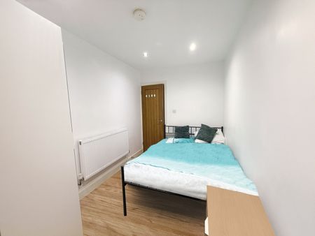 1 Bed Flat, Northumberland Road, HA2 - Photo 2