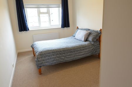 3 Bed Flat, Ealing Broadway, W5 - Photo 5