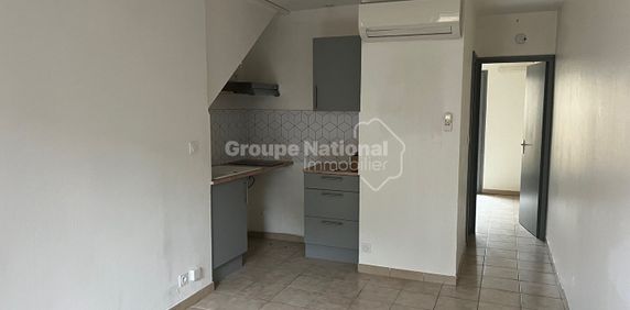 Appartement de village avec petite cour, - Photo 2