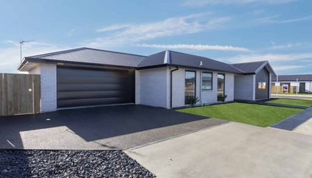 Ravenswood - Spacious Family Home! - Photo 3