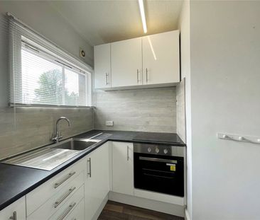 1 bedroom apartment to rent Brighton Road, Redhill, RH1 - Photo 6