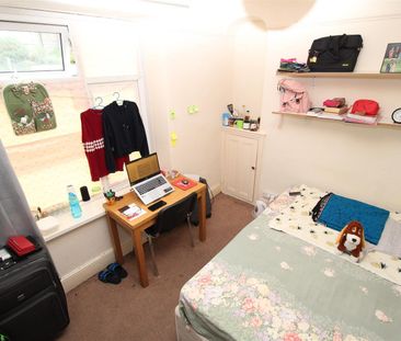 Room For Rent Laura Street, Pontypridd - Photo 1