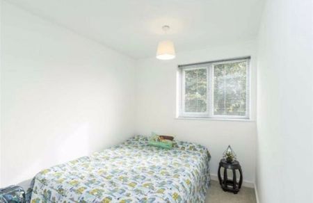 3 Bed Terraced House, Concorde Drive, BS10 - Photo 2