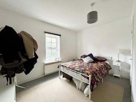 2 bedroom semi-detached house to rent - Photo 2