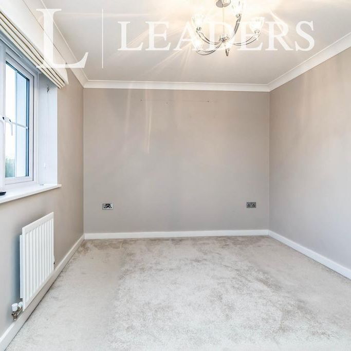 4 bedroom detached house to rent - Photo 1
