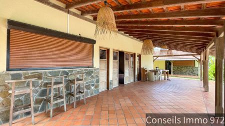 Location Maison 6 pièces 178m² LE ROBERT 97231 - Photo 2