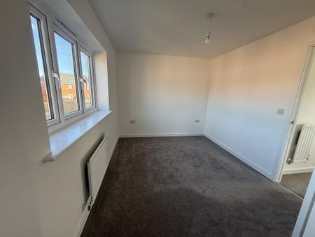 3 bedroom semi-detached house to rent - Photo 2