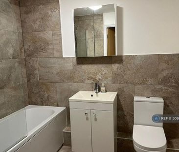 2 bedroom flat to rent - Photo 6