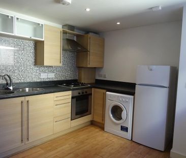 2 bedroom flat to rent - Photo 6