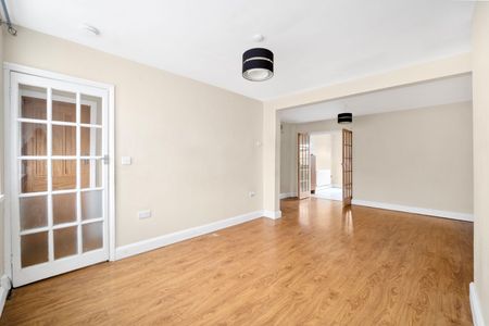 Waverley Close, Hayes, UB3 4AJ - Photo 2