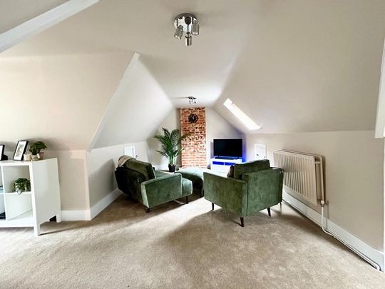 5 bedroom semi-detached house to rent - Photo 1