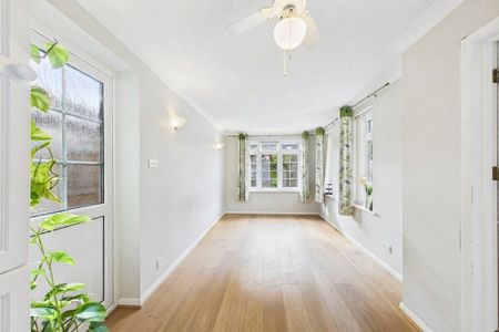 4 bedroom semi-detached house to rent - Photo 2