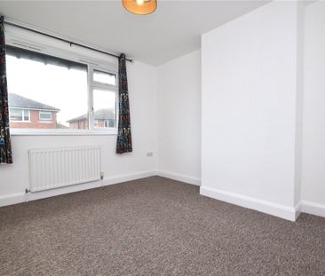 7, Harthill Avenue, Gildersome, Leeds, LS27 7EZ - Photo 1