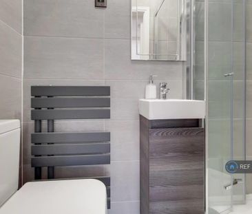 1 bedroom in a house share to rent - Photo 6