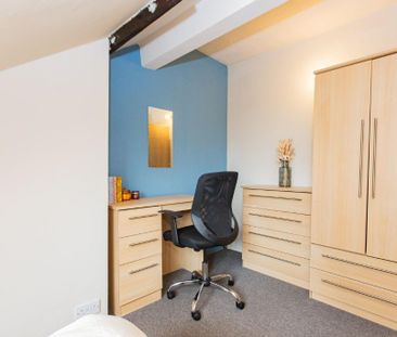 5 bedroom detached house to rent - Photo 4