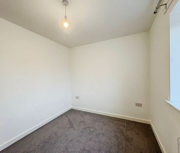 3 bedroom semi-detached to rent Sparrowhawk Crescent, Hardingstone,... - Photo 5