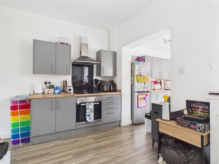 2 bedroom terraced house to rent - Photo 2