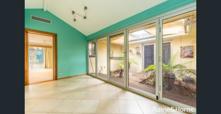 Unique home close to Flinders Uni - Photo 5